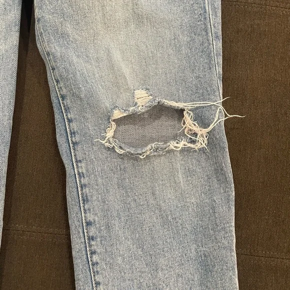 Old Navy button up distressed size 0 high rise straight leg - Picture 5 of 9